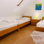 Bivanje na kmetiji Martinova Izba - & Lasko
