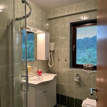 Bivanje na kmetiji Martinova Izba - & Lasko